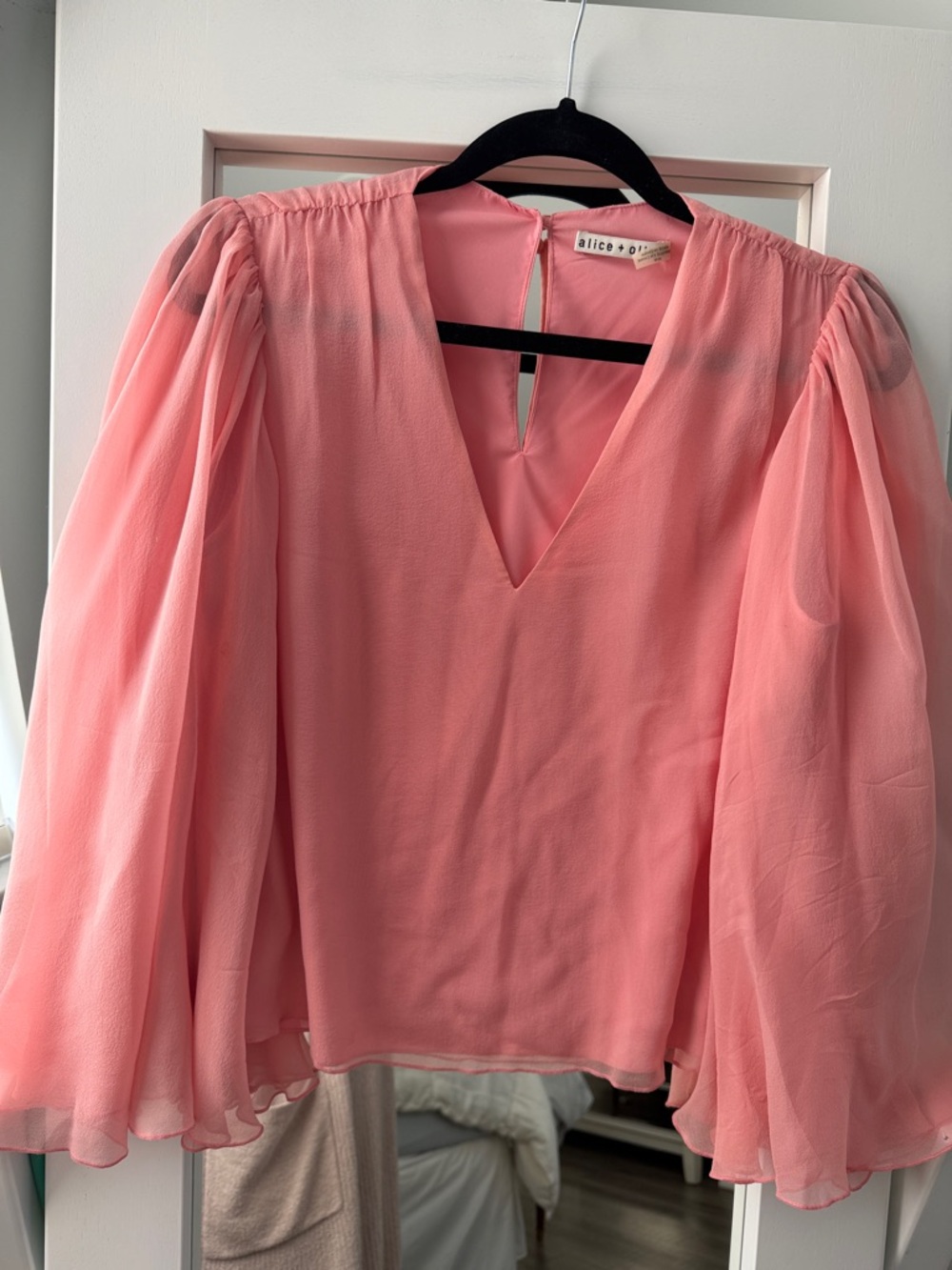 Alice + Olivia Coral Pink V-Neck Puff-Sleeve Blouse